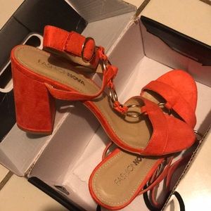✨😱 brand new FN coral heels 👠🧡